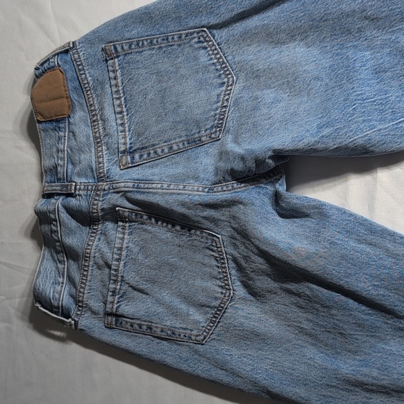 Aéropostale Light Wash Ripped Mom Jeans Size 4 - Picture 3 of 9